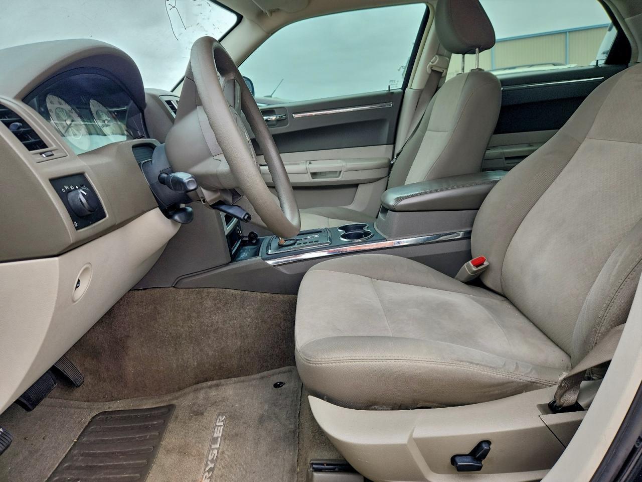 2009 Chrysler 300 Lx - Image 7