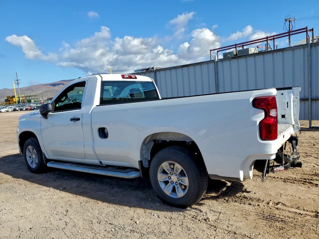 2024 Chevrolet Silverado C1500 - Фото 2