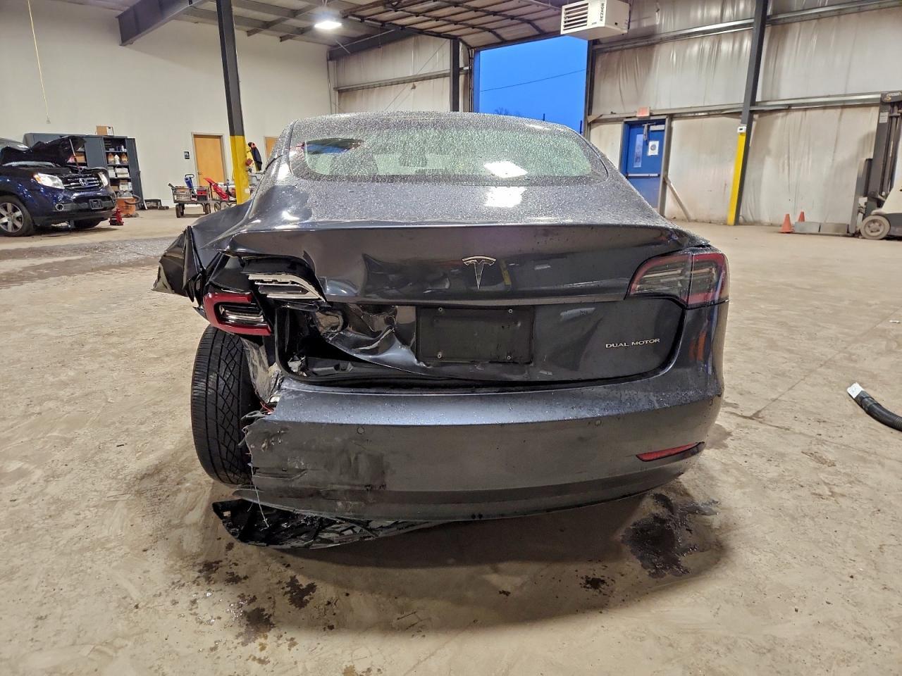 2022 Tesla Model 3 - Image 6