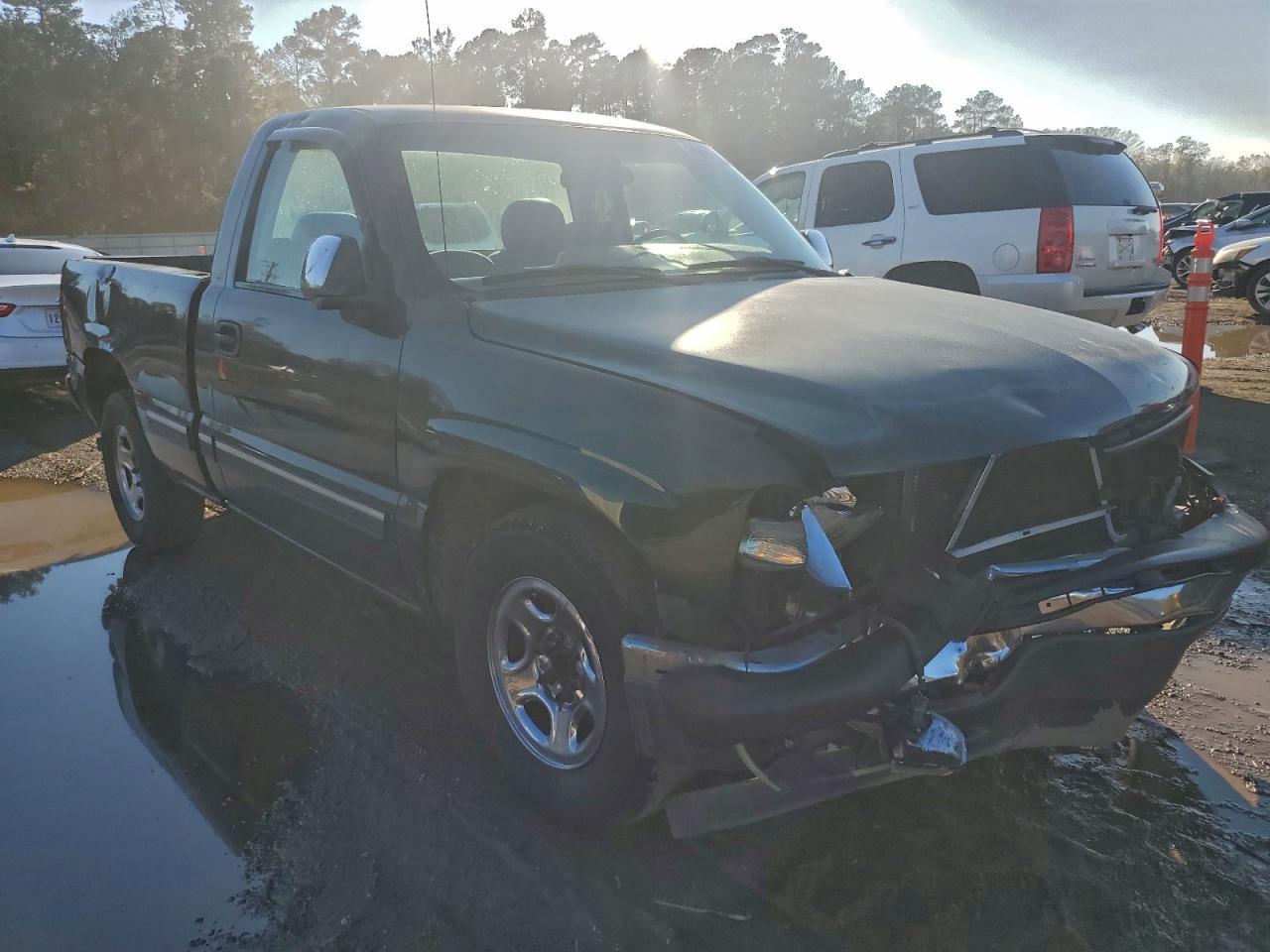2002 Chevrolet Silverado C1500 - Image 4