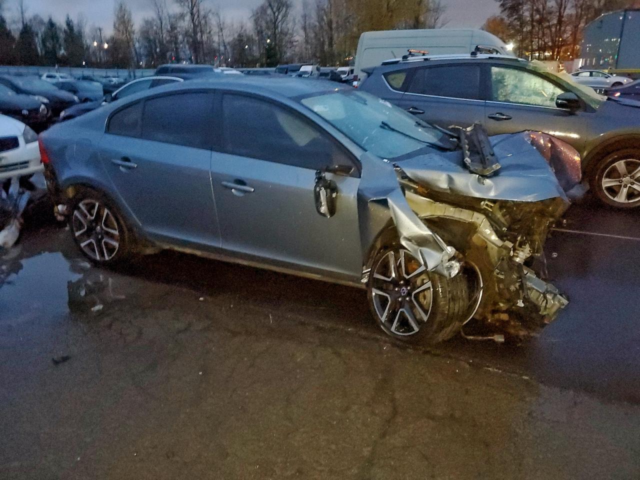 2017 Volvo S60 Dynamic - Image 4