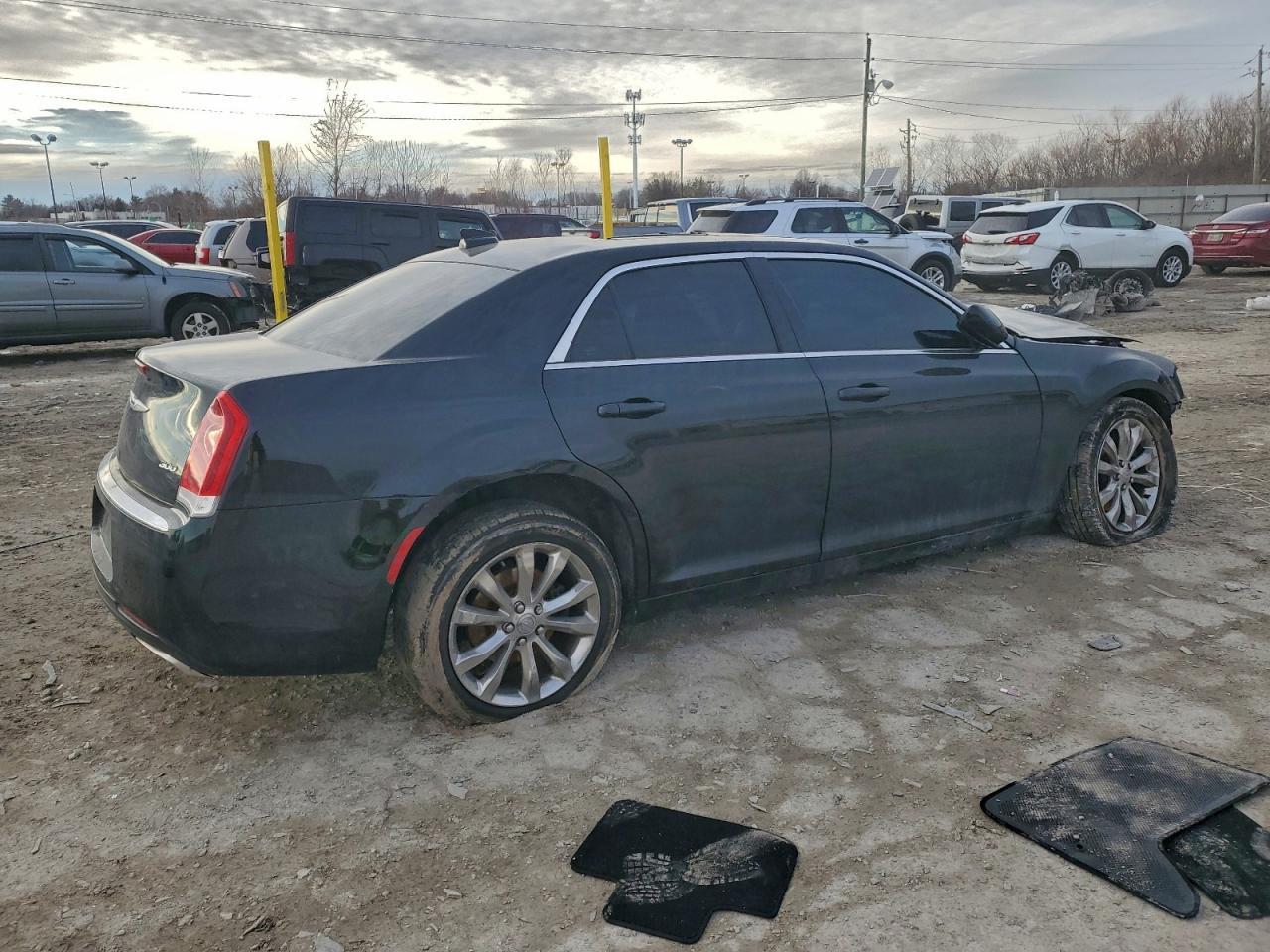 2019 Chrysler 300 Touring - Image 3
