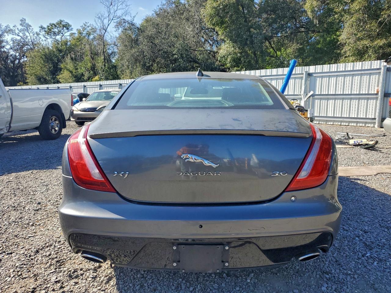 2016 Jaguar Xj - Image 6