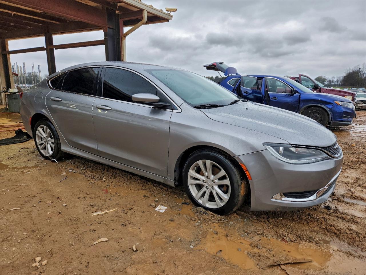 2016 Chrysler 200 Limited - Image 4