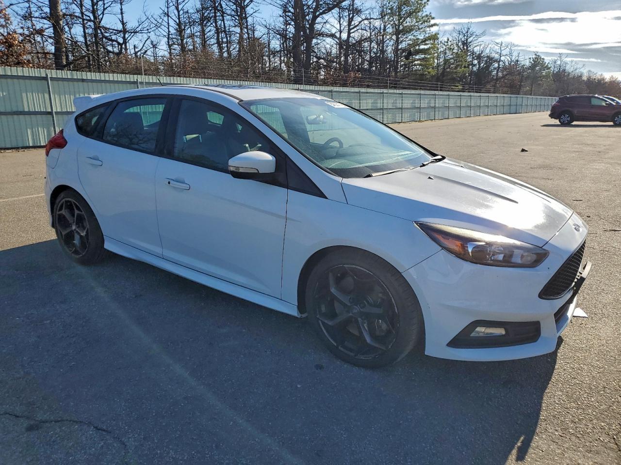 2018 Ford Focus St - Image 4