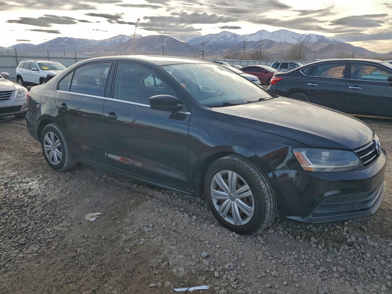 2017 Volkswagen Jetta - Image 4