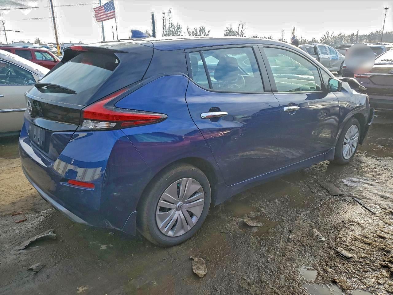 2023 Nissan Leaf S - Фото 3