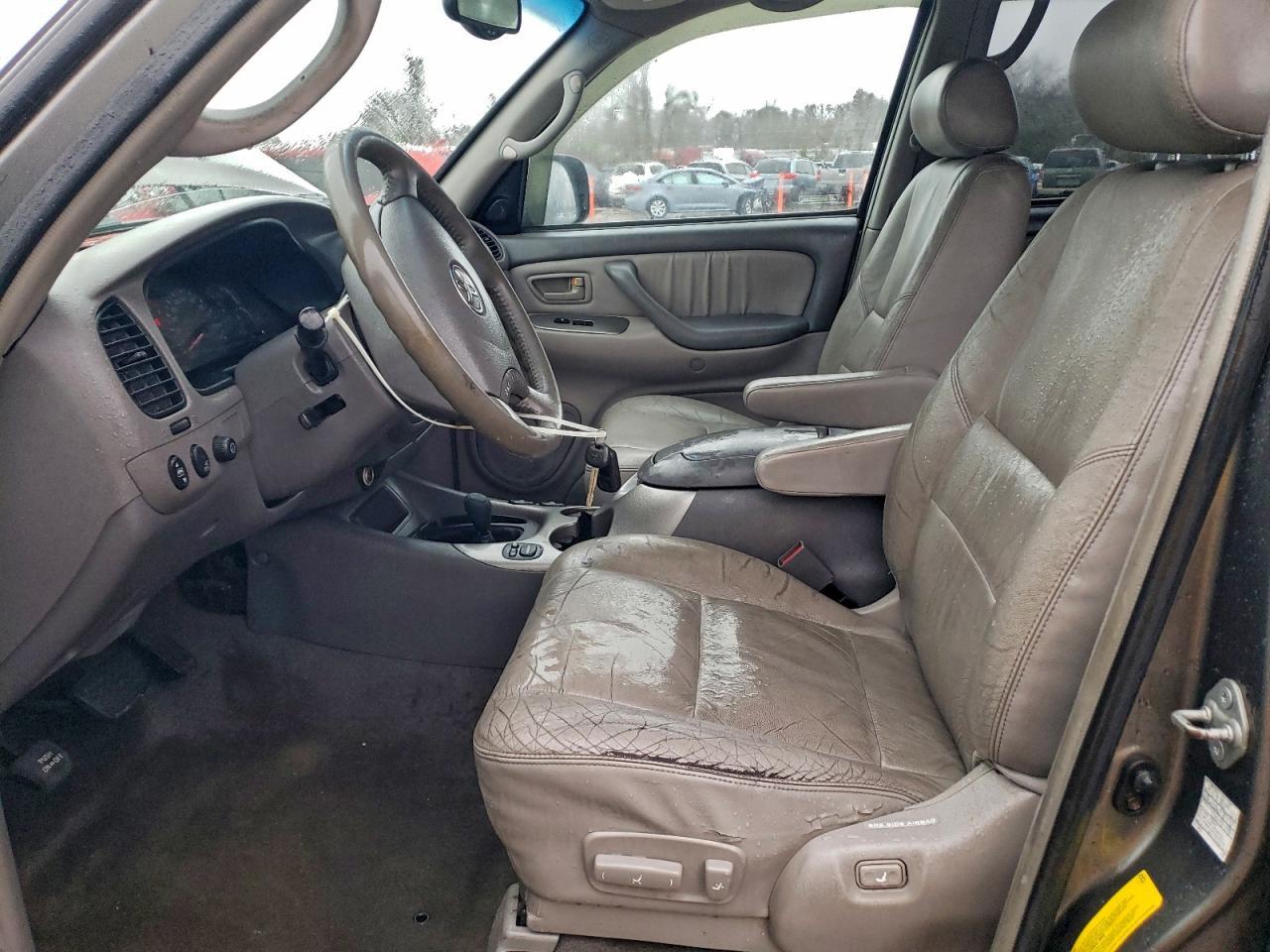 2004 Toyota Sequoia Limited - Image 7