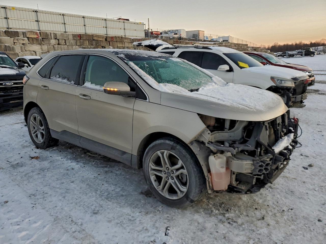2017 Ford Edge Titanium - Image 4