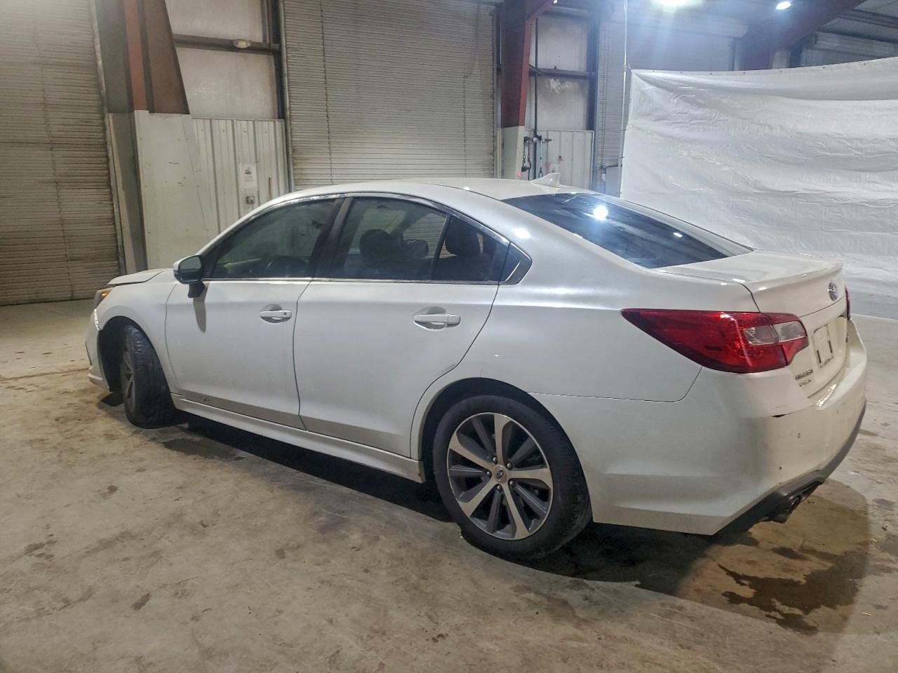 2018 Subaru Legacy 2.5I Limited - Фото 2
