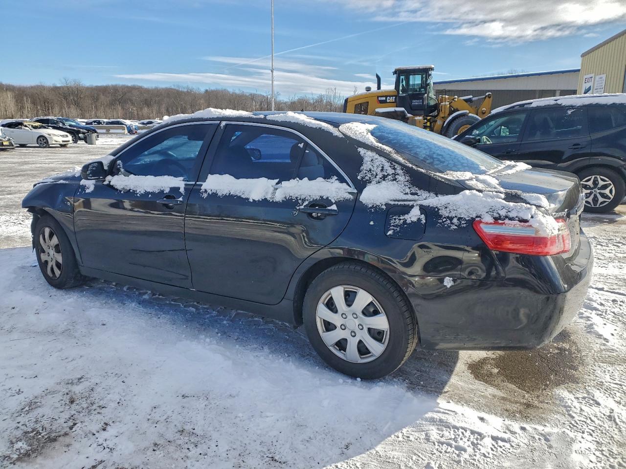 2009 Toyota Camry Le - Image 2