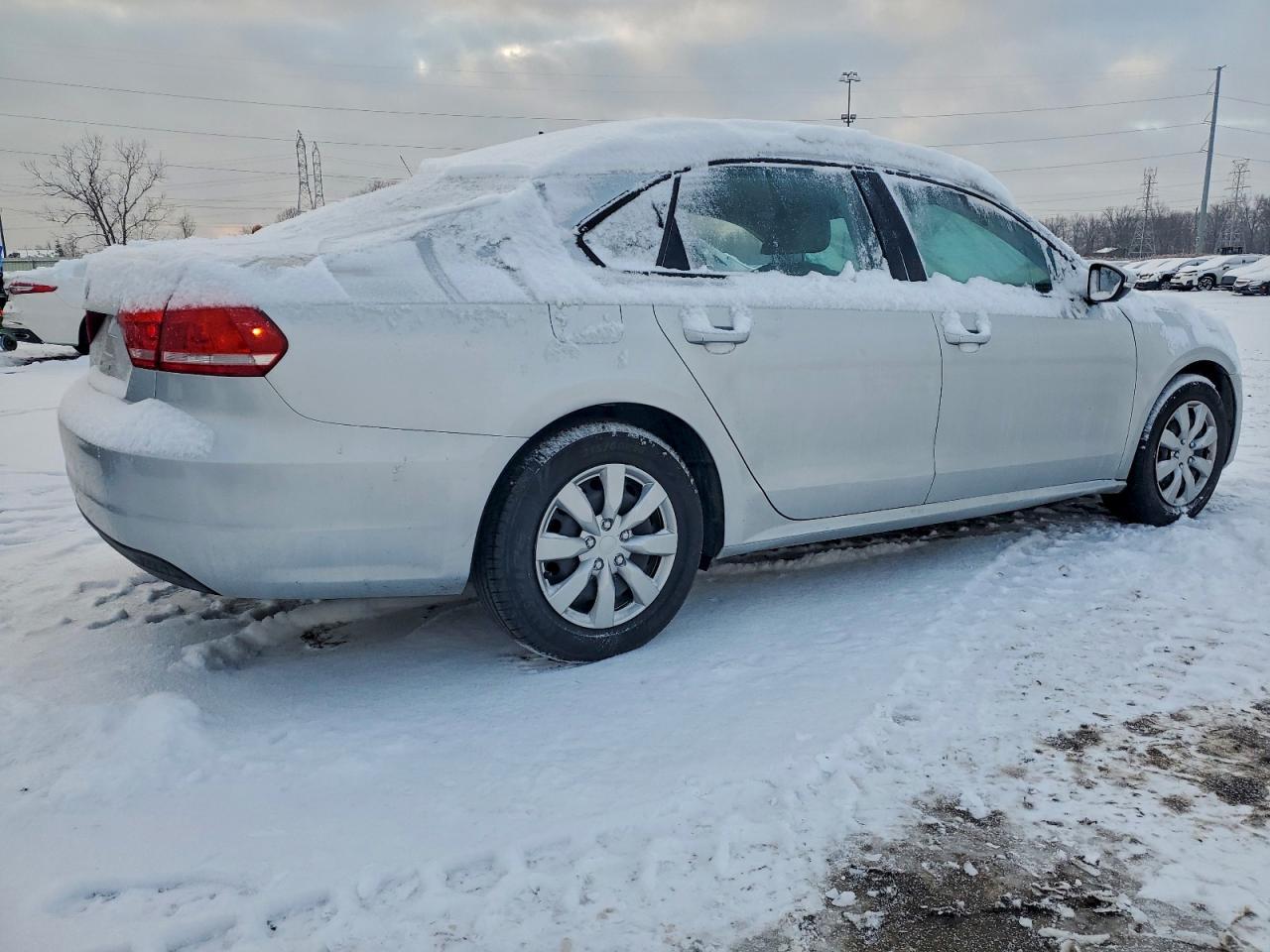 2015 Volkswagen Passat S - Image 3