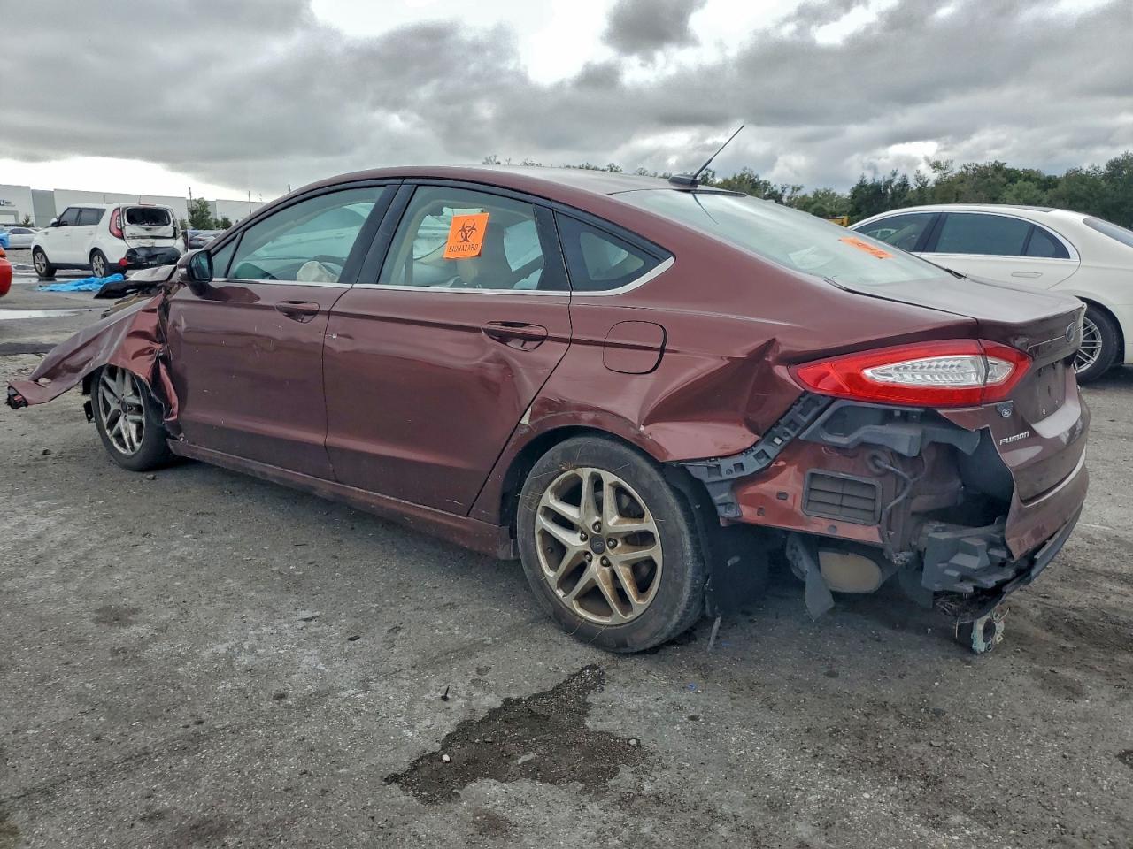2015 Ford Fusion Se - Фото 2