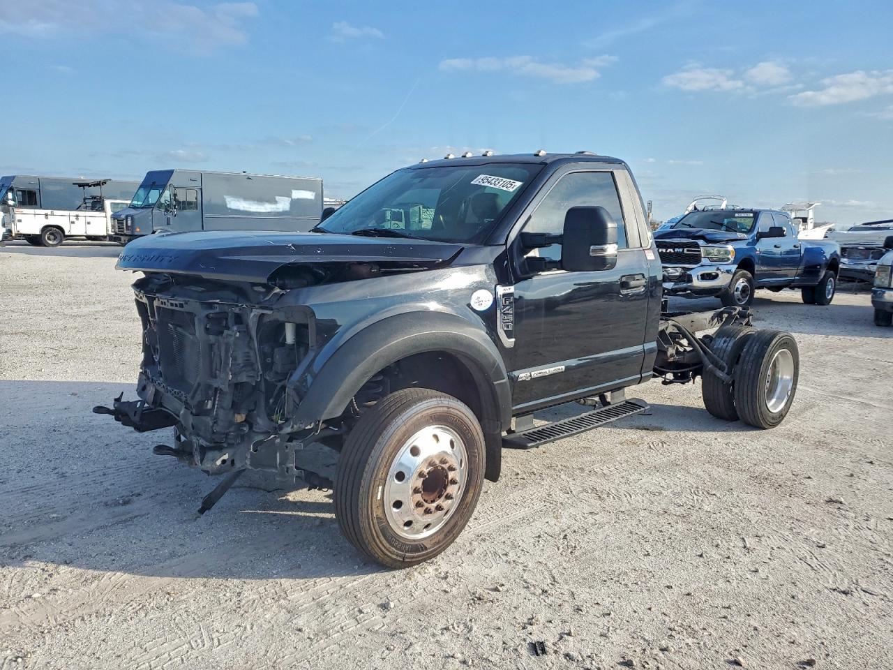 2020 Ford F450 Super Duty Truck Cab And Chassis - Фото 2