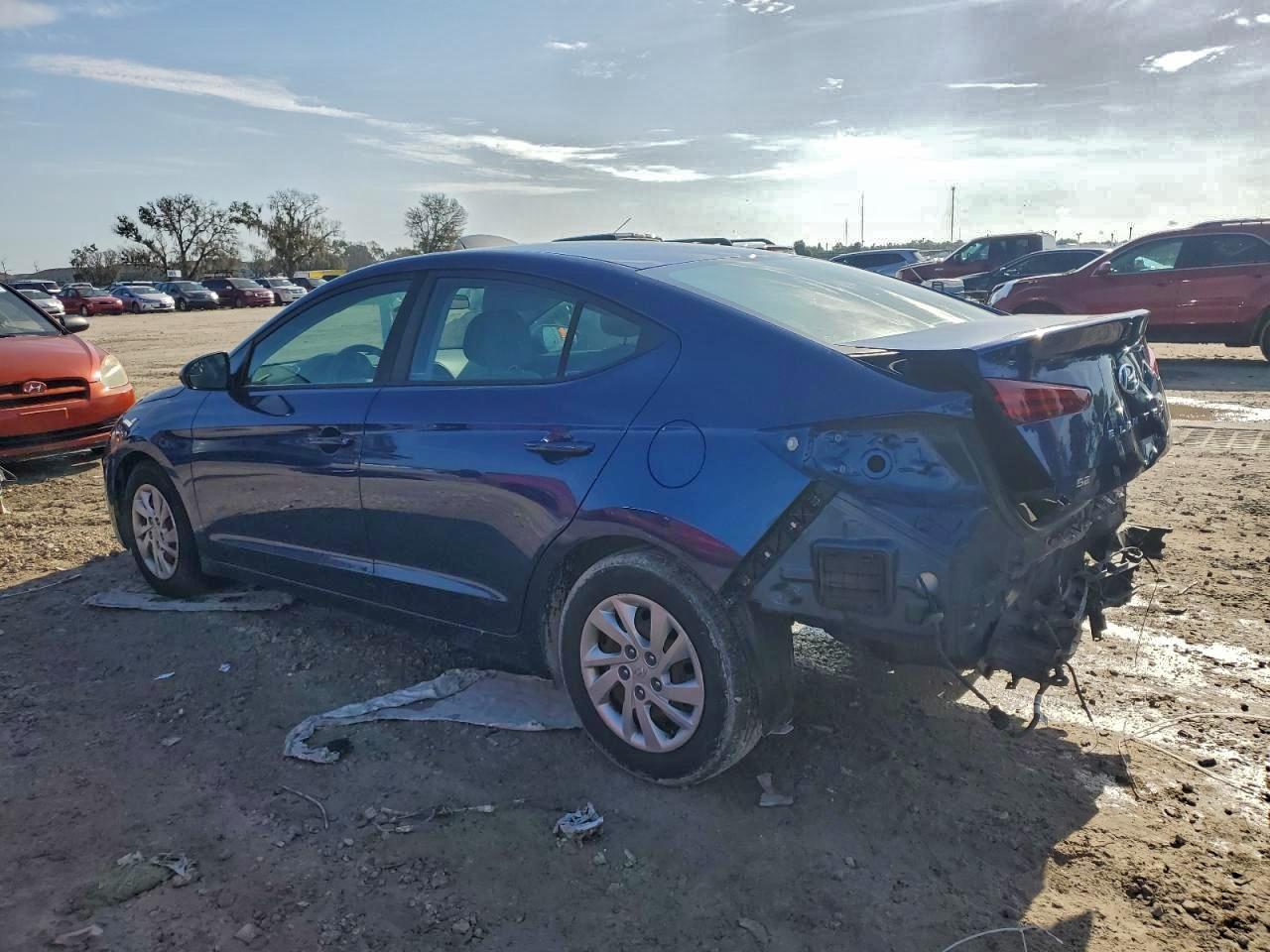2019 Hyundai Elantra Se - Фото 2