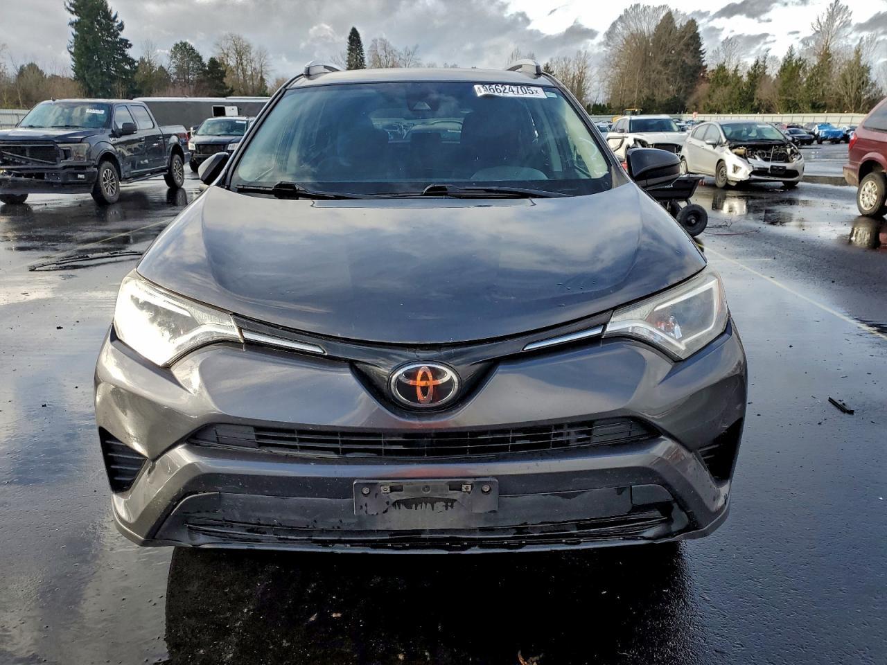 2017 Toyota Rav4 Le - Image 5