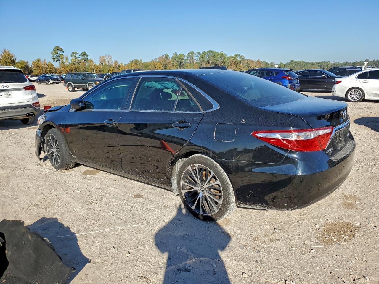 2015 Toyota Camry Le - Фото 2