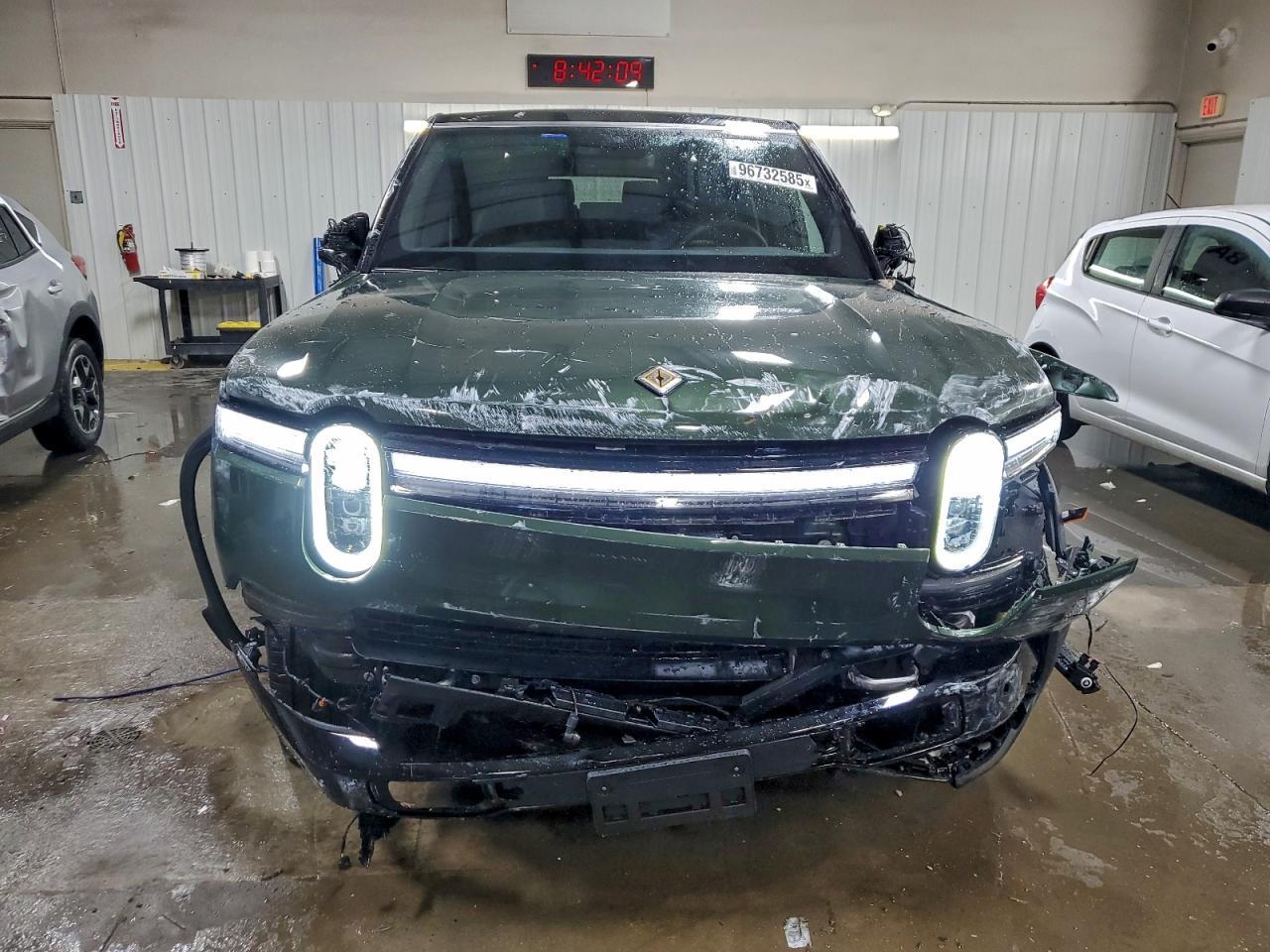 2026 Rivian R1S Adventure - Фото 5
