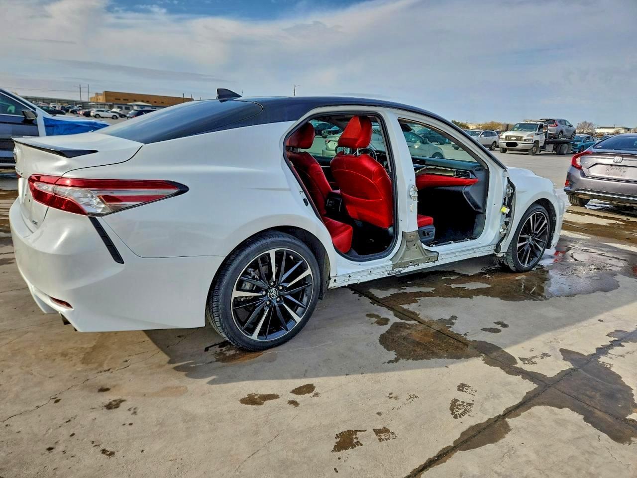 2019 Toyota Camry Xse - Image 3