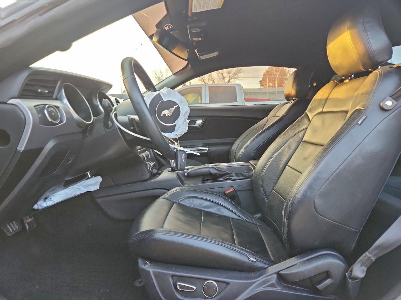 2019 Ford Mustang - Image 7