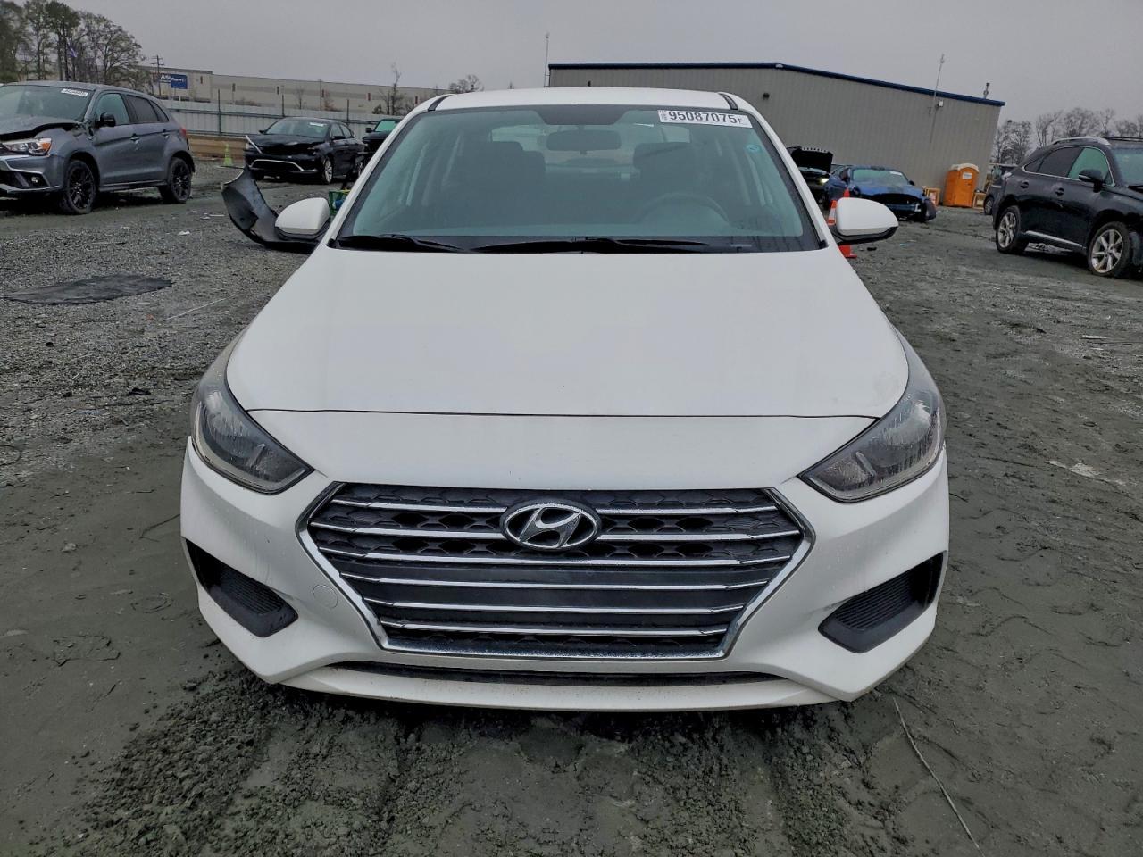 2019 Hyundai Accent Se - Фото 5