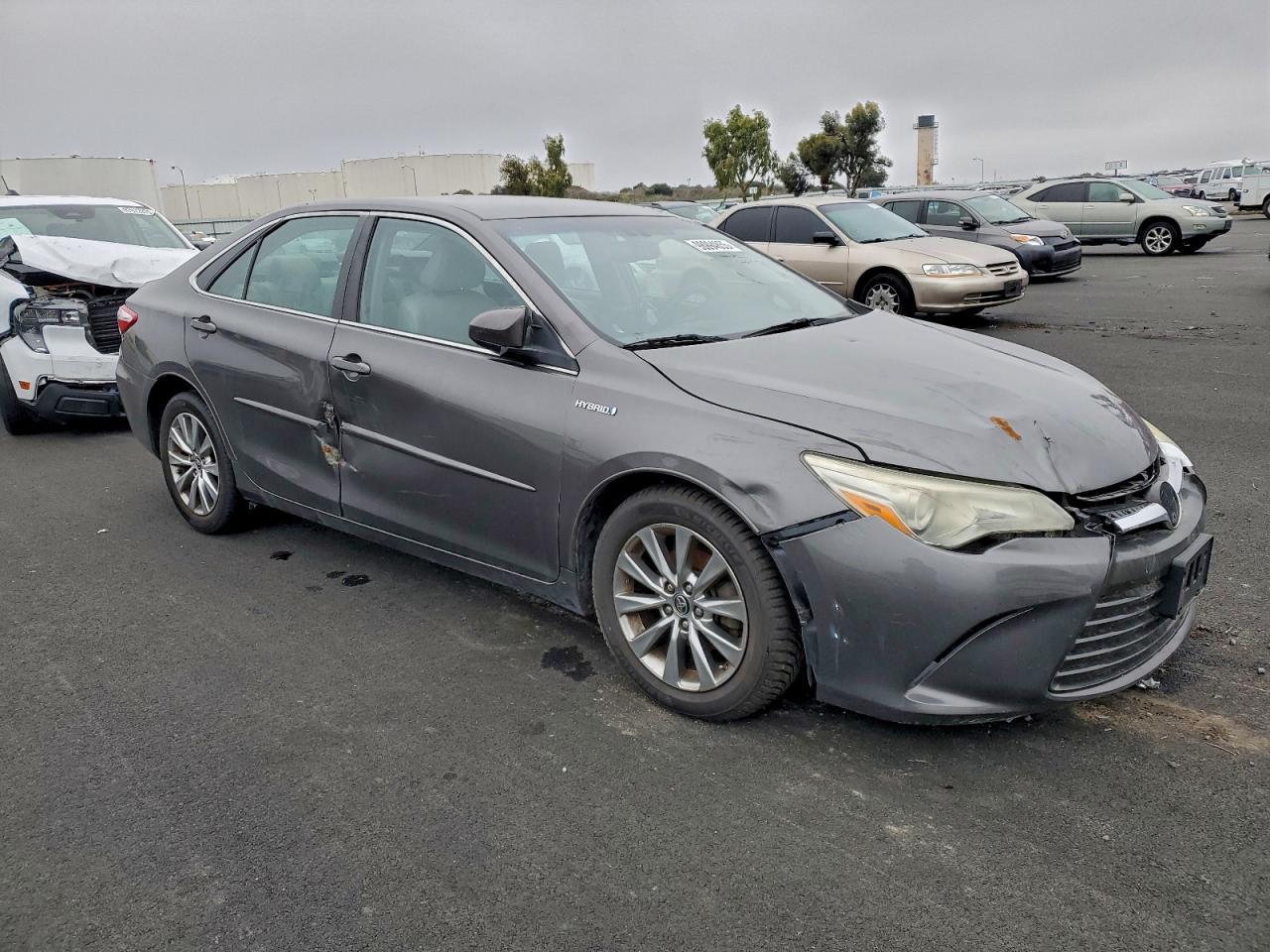 2015 Toyota Camry Hybrid - Image 4
