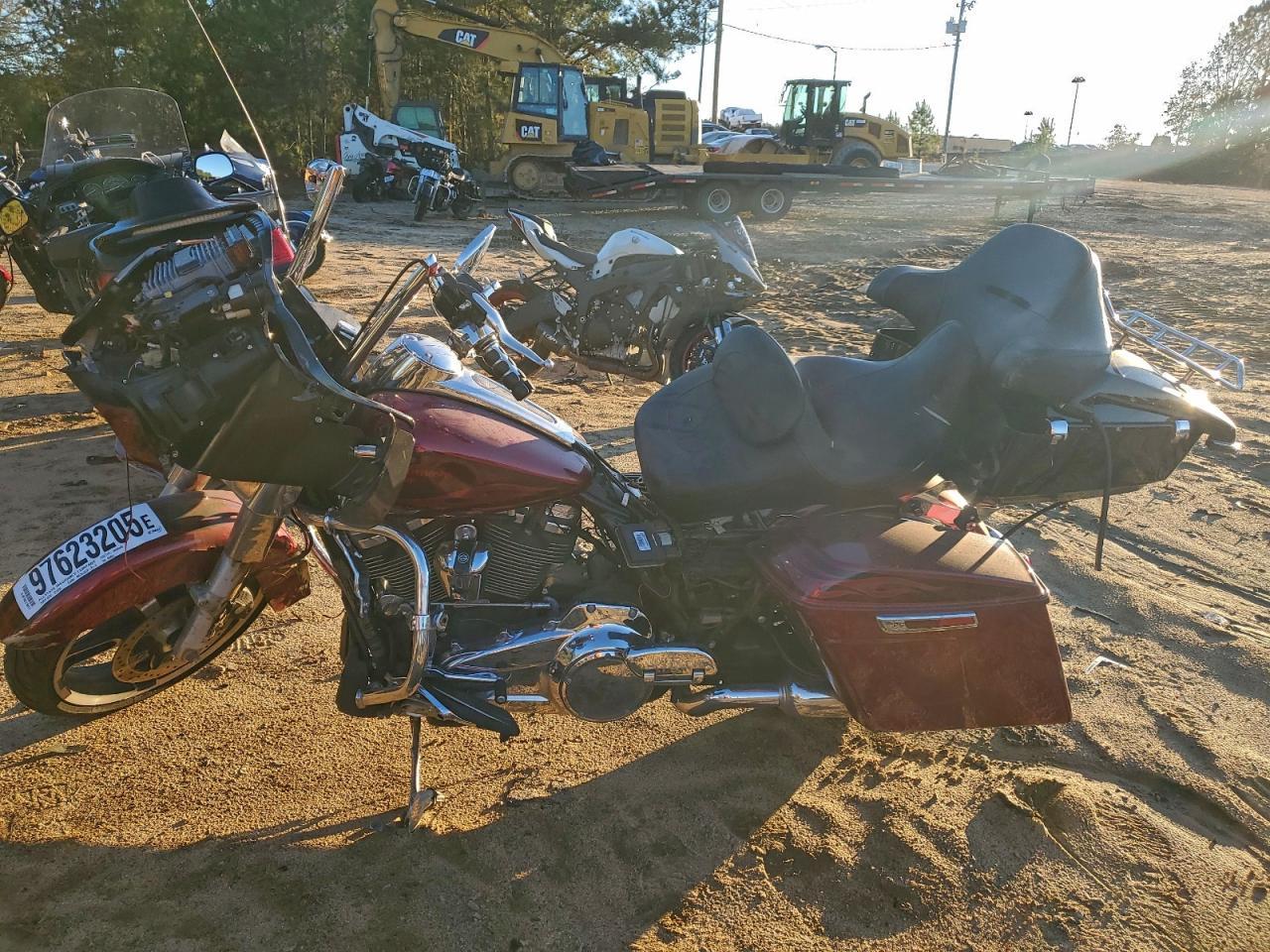 2017 Harley-Davidson Fltrxs Road Glide Special - Image 3