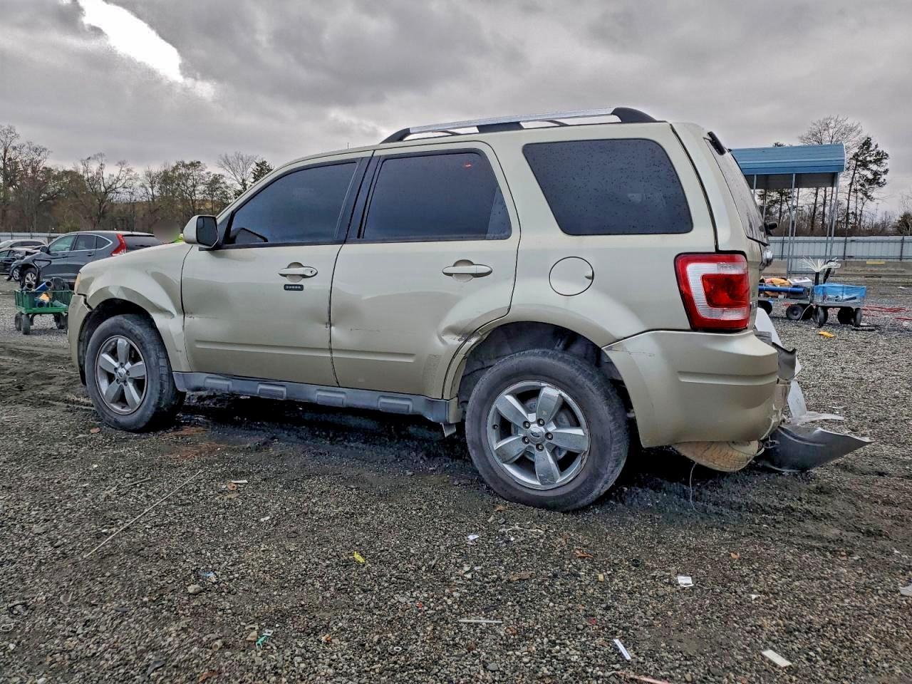 2010 Ford Escape Limited - Фото 2