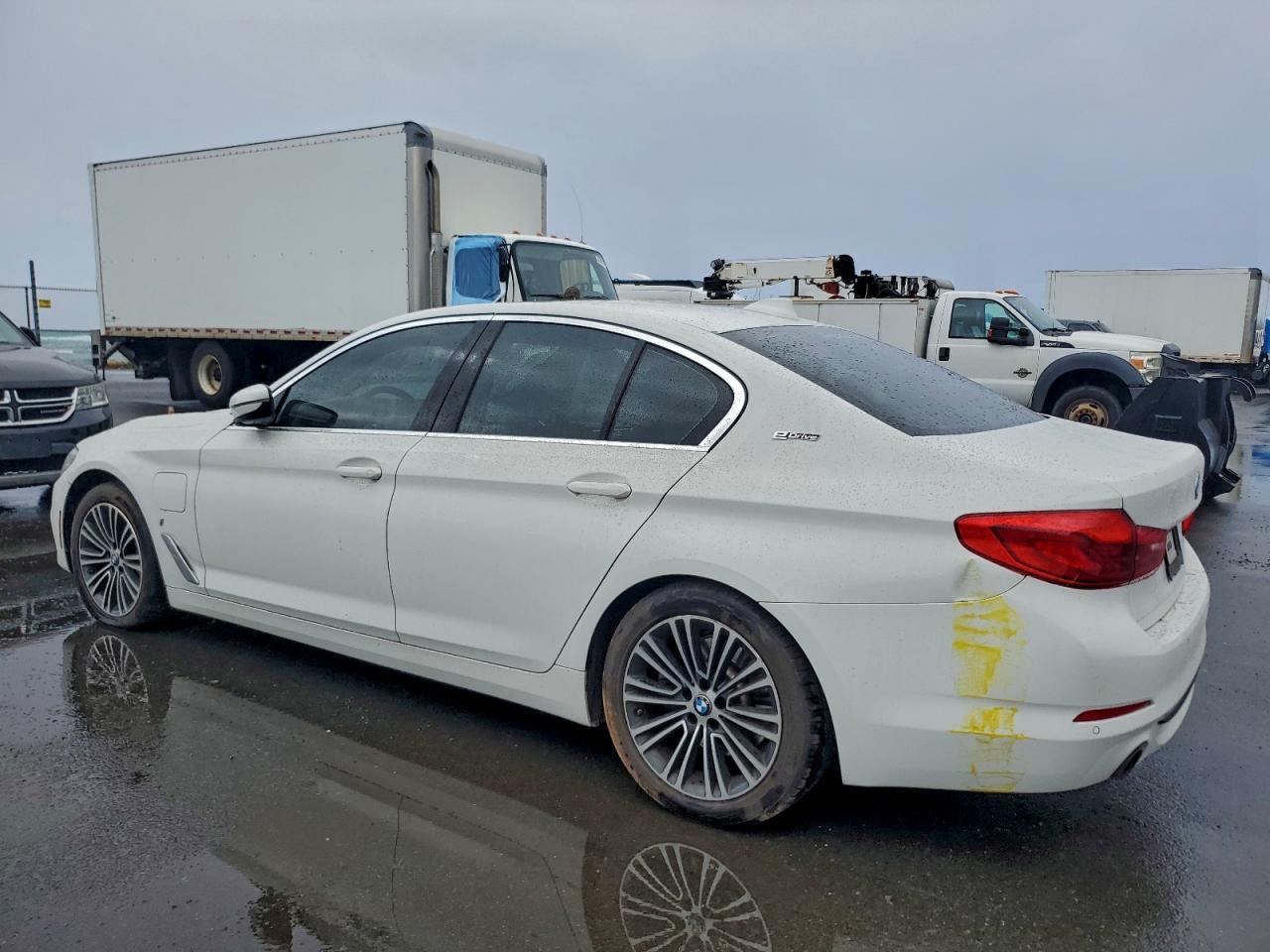 2019 BMW 530E - Image 2