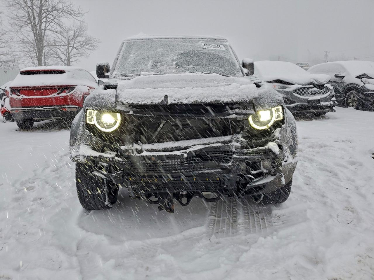 2023 Land Rover Defender 130 X-Dynamic Se - Image 5