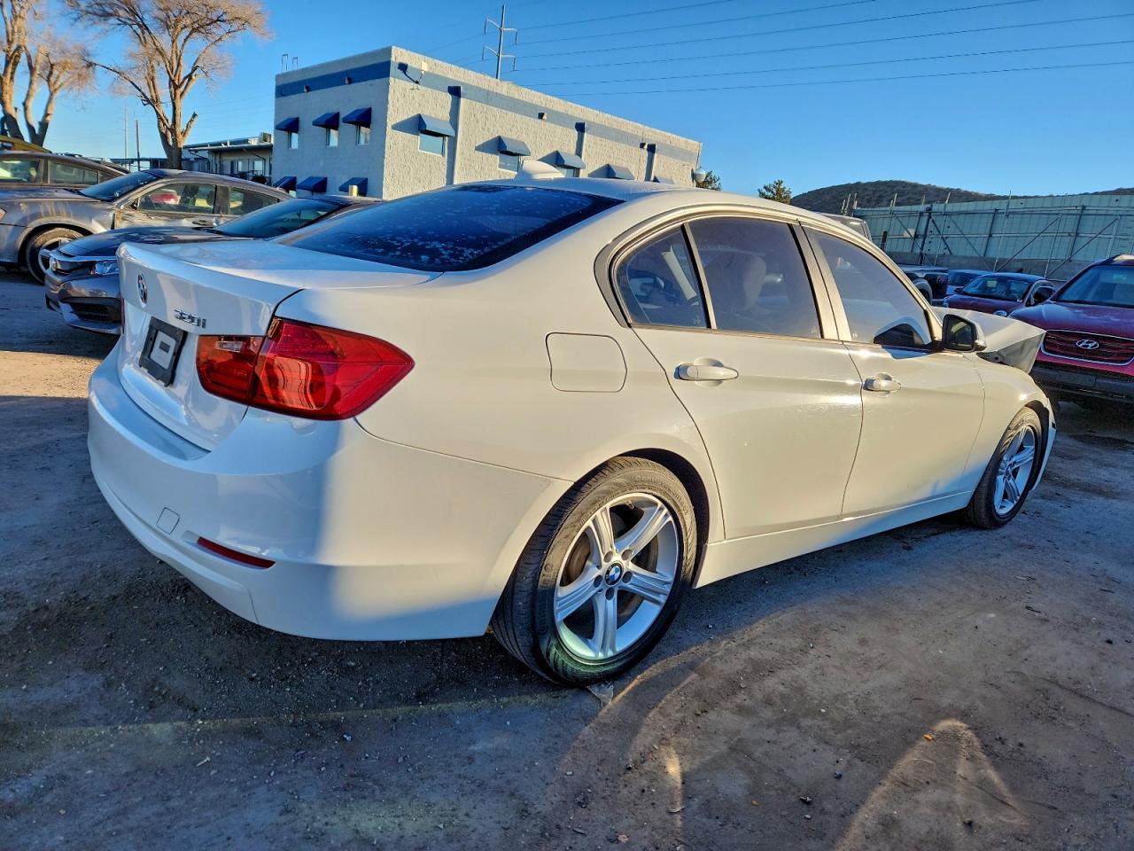 2014 BMW 320 I - Image 3