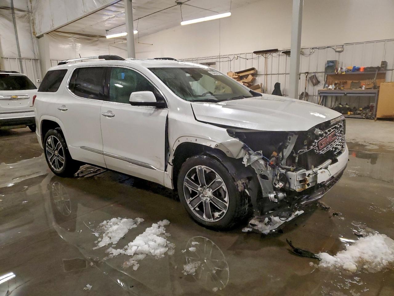 2017 GMC Acadia Denali - Фото 4