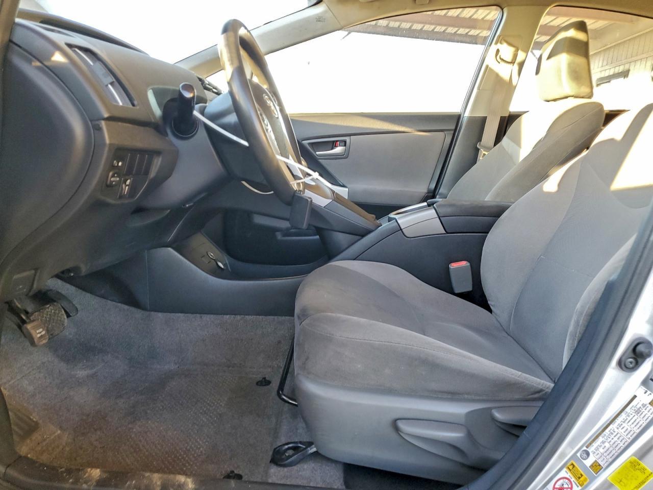 2015 Toyota Prius - Image 7