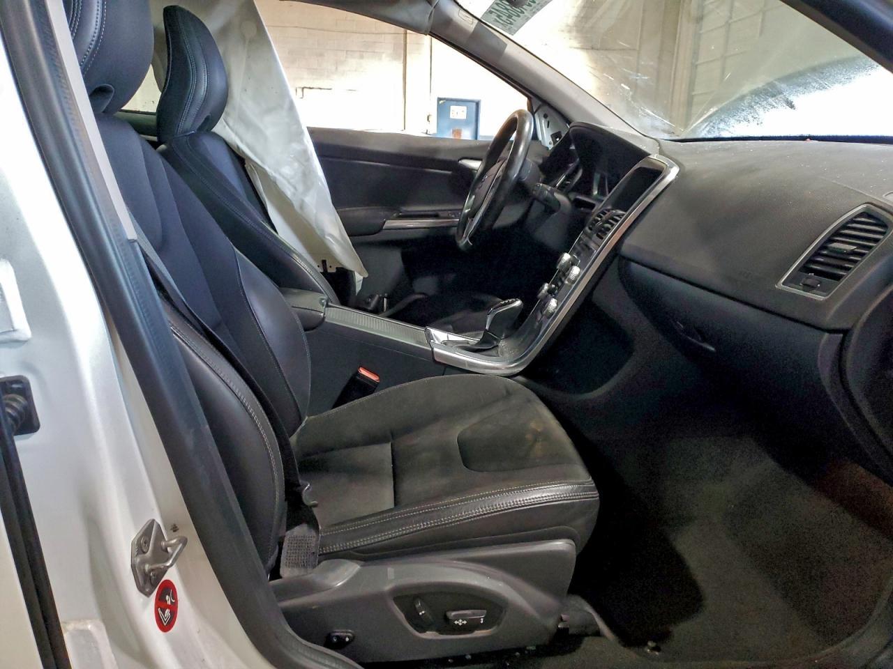 2017 Volvo Xc60 T5 - Image 7