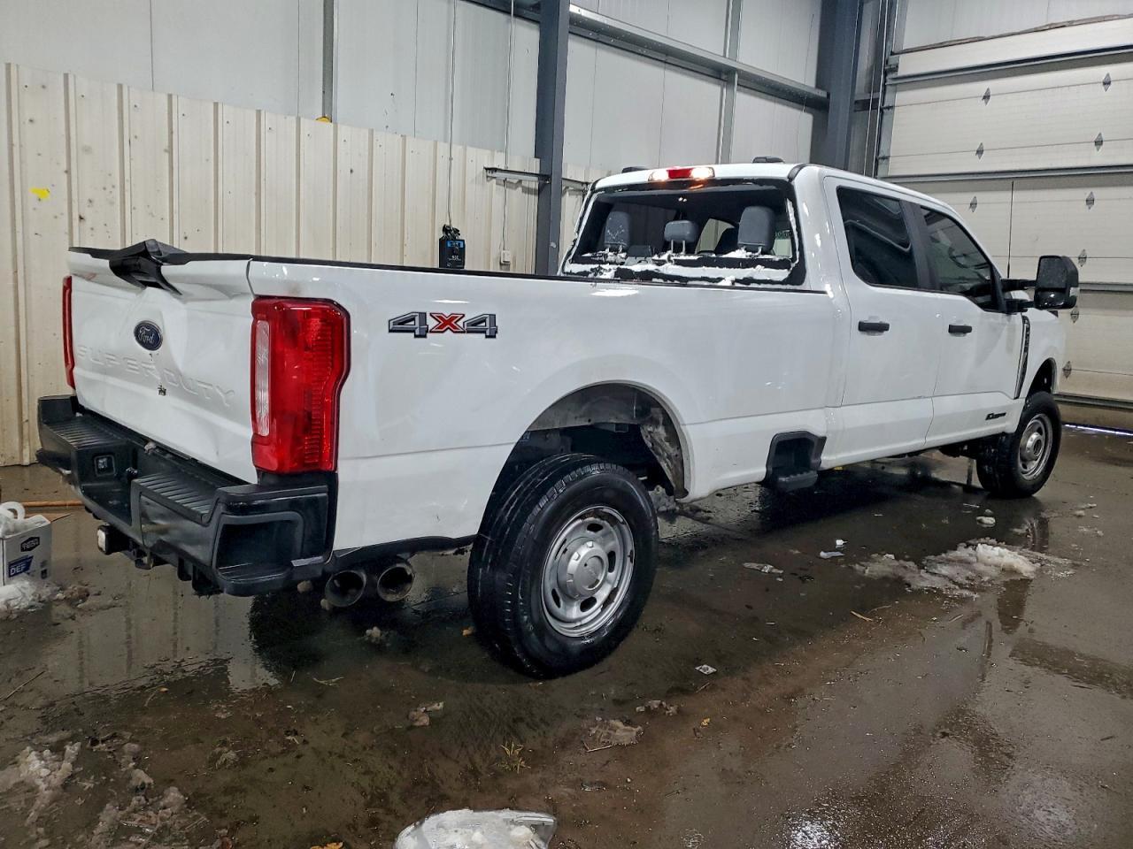 2025 Ford F250 Super Duty - Фото 3