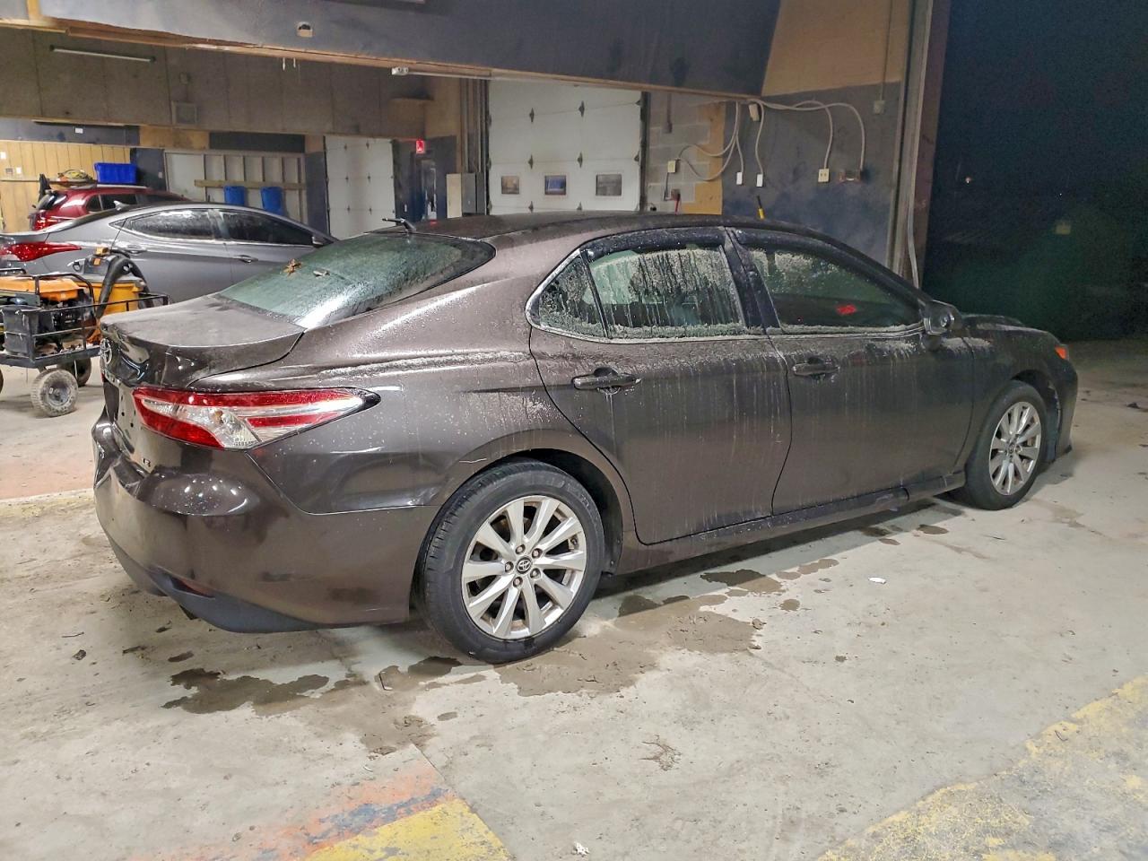 2018 Toyota Camry L - Фото 3