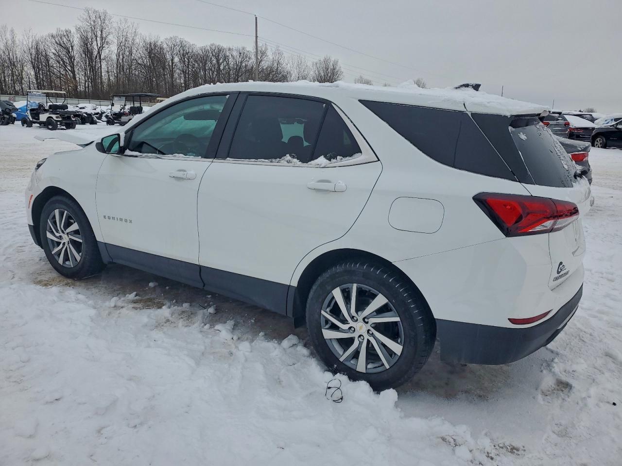 2024 Chevrolet Equinox Lt - Image 2