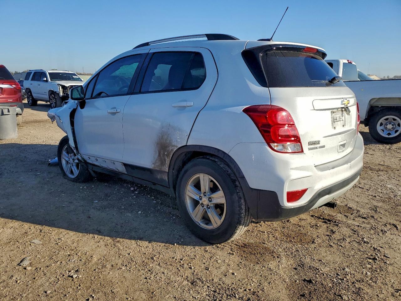 2022 Chevrolet Trax 1Lt - Image 2