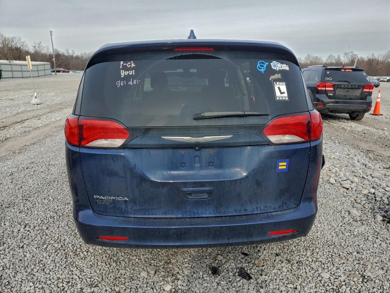 2017 Chrysler Pacifica Lx - Image 6