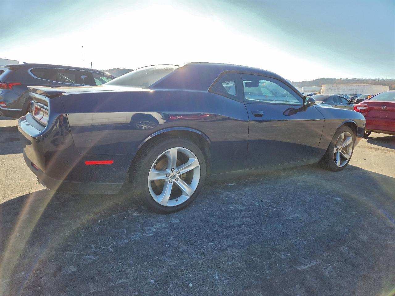 2017 Dodge Challenger Sxt - Фото 3