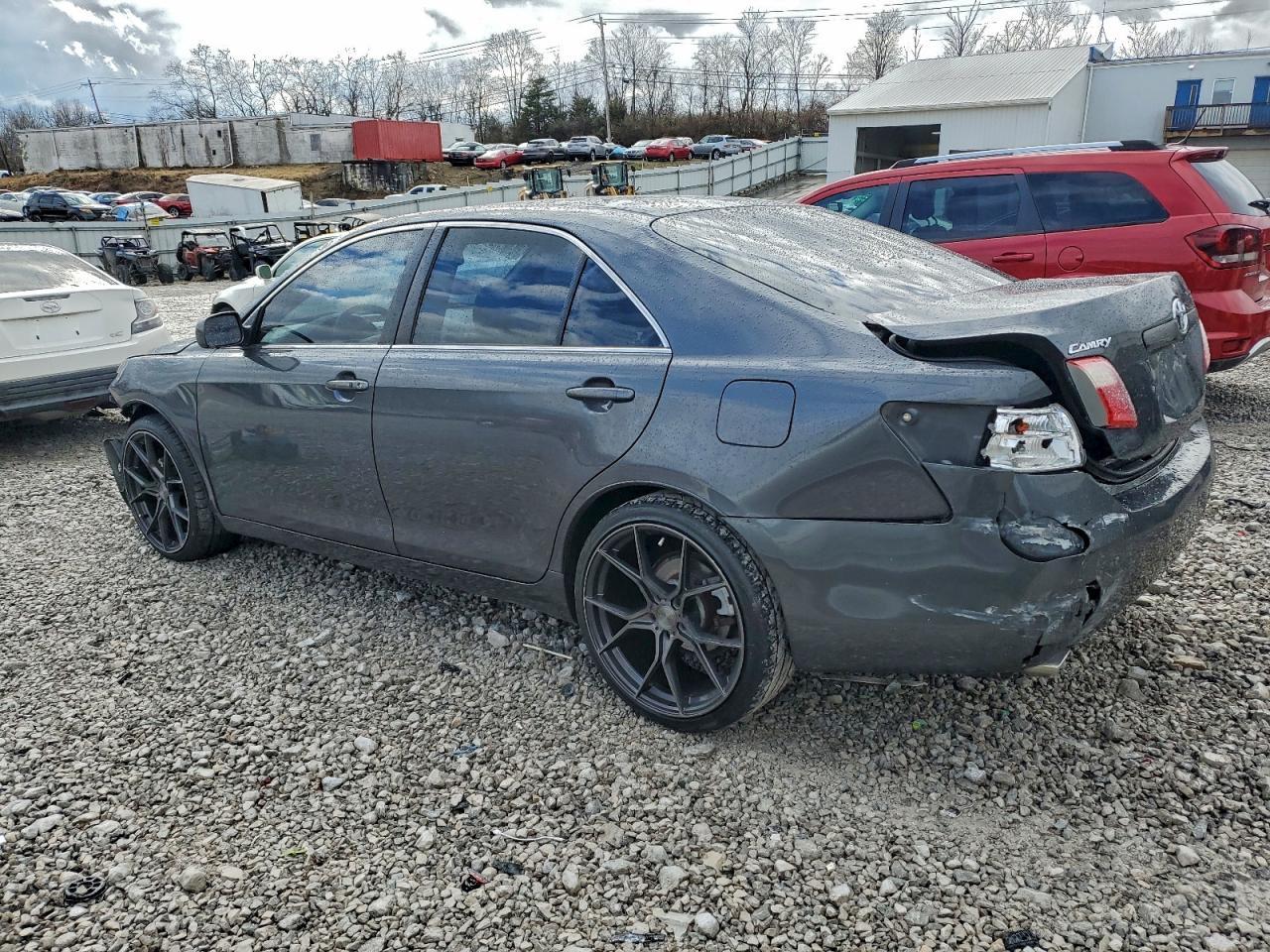 2009 Toyota Camry Se - Фото 2
