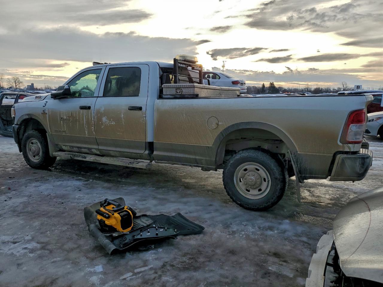 2022 Ram 2500 Tradesman - Фото 2