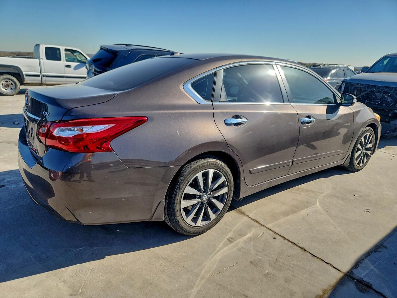 2016 Nissan Altima 2.5 Sv - Image 3