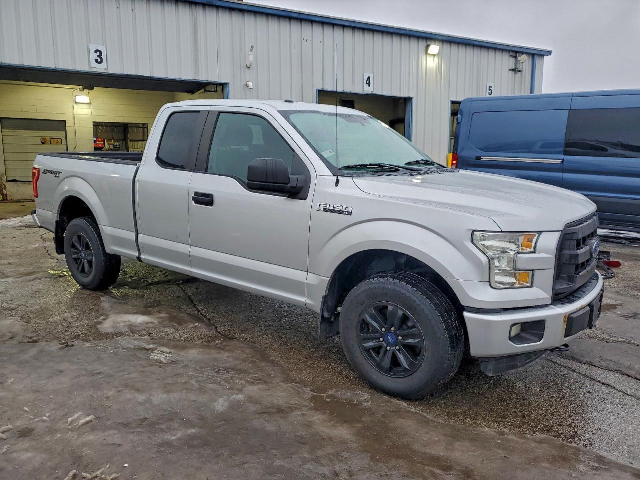 2016 Ford F150 Super Cab - Фото 4
