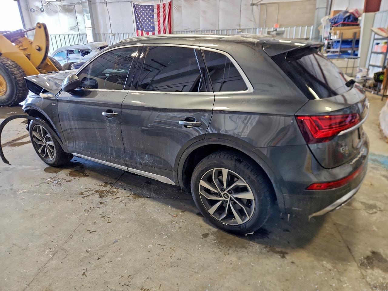 2022 Audi Q5 Premium Plus 45 - Фото 2