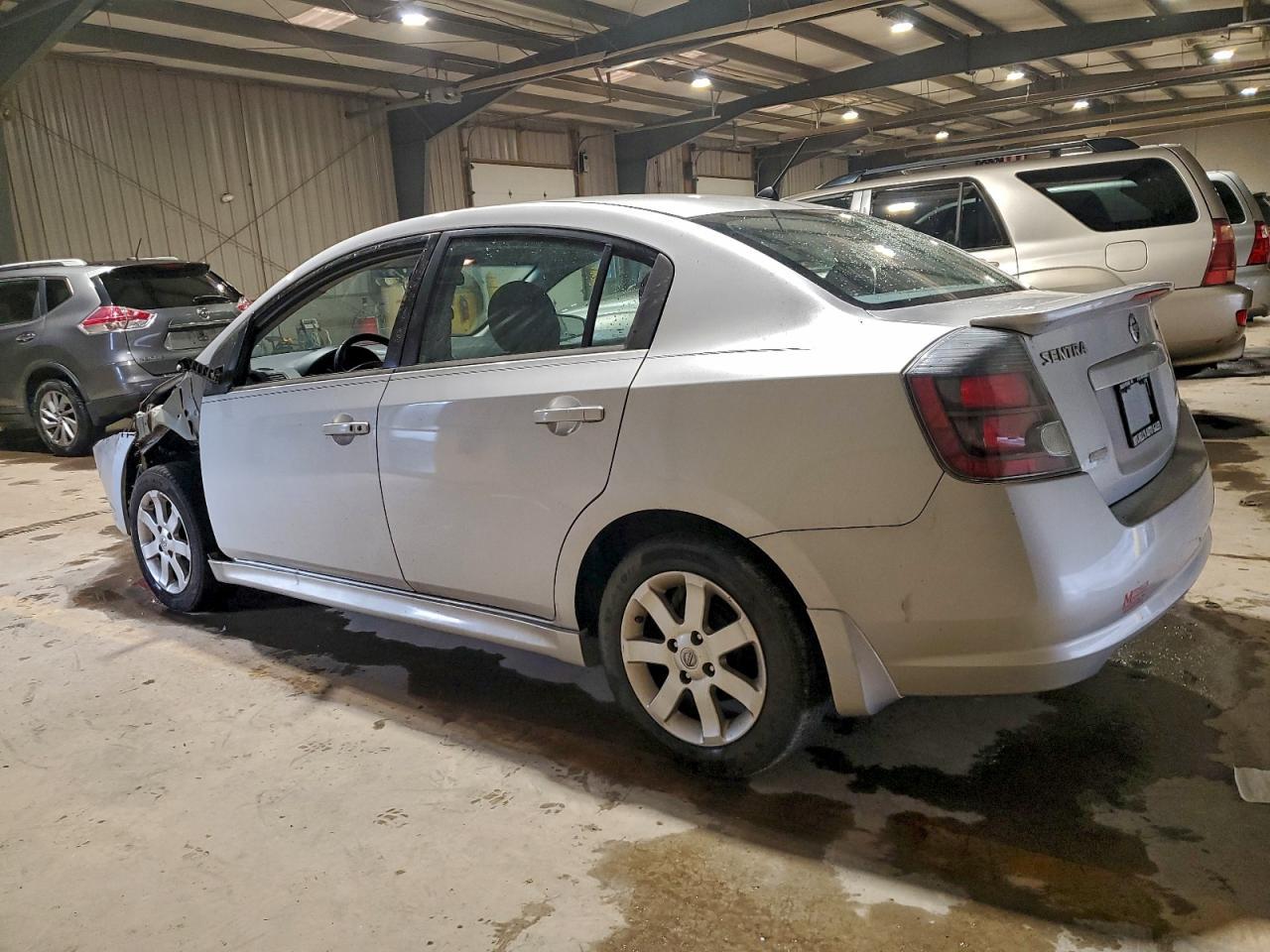 2010 Nissan Sentra 2.0 - Фото 2