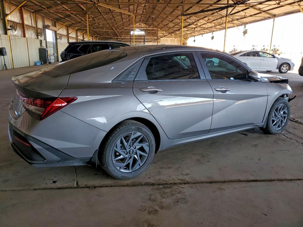2024 Hyundai Elantra Blue - Image 3