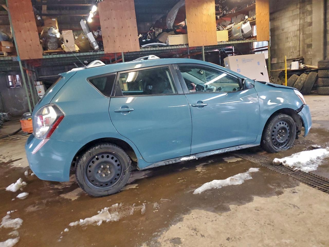 2009 Pontiac Vibe - Image 3
