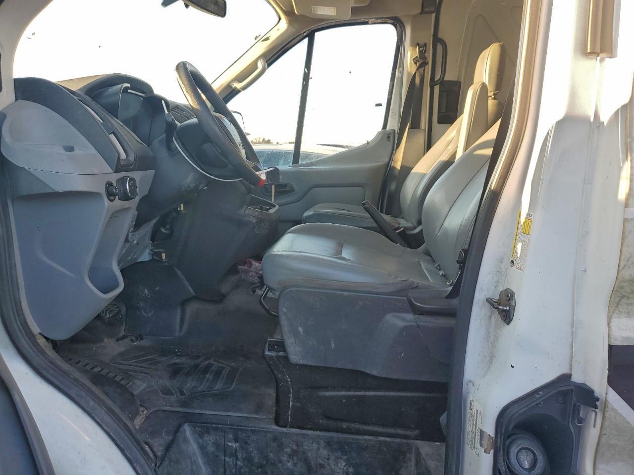 2019 Ford Transit 250 Delivery Van - Image 7