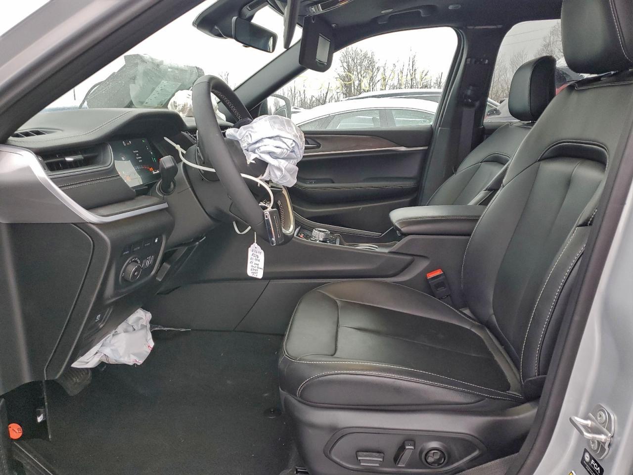 2025 Jeep Grand Cherokee 4Xe - Image 7